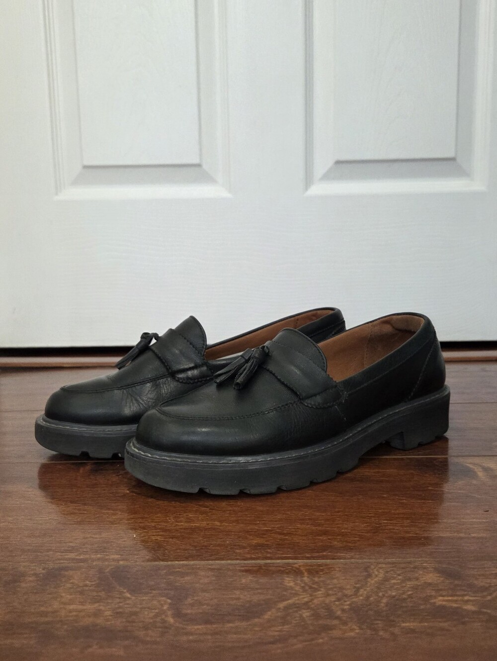 Flexi Women's Black Leather Tassel Lug Sole Slip On Loafers Size 6.5